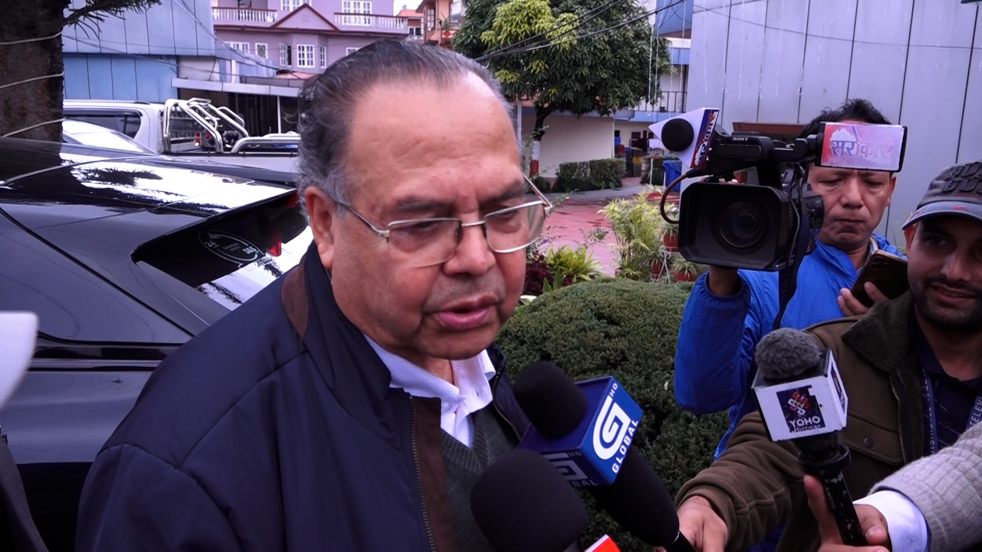 नेकपा एसका नेताहरू अलगिएपछि झलनाथले भने– सिङ्गोे हुनलाई टुक्रा भएको हो