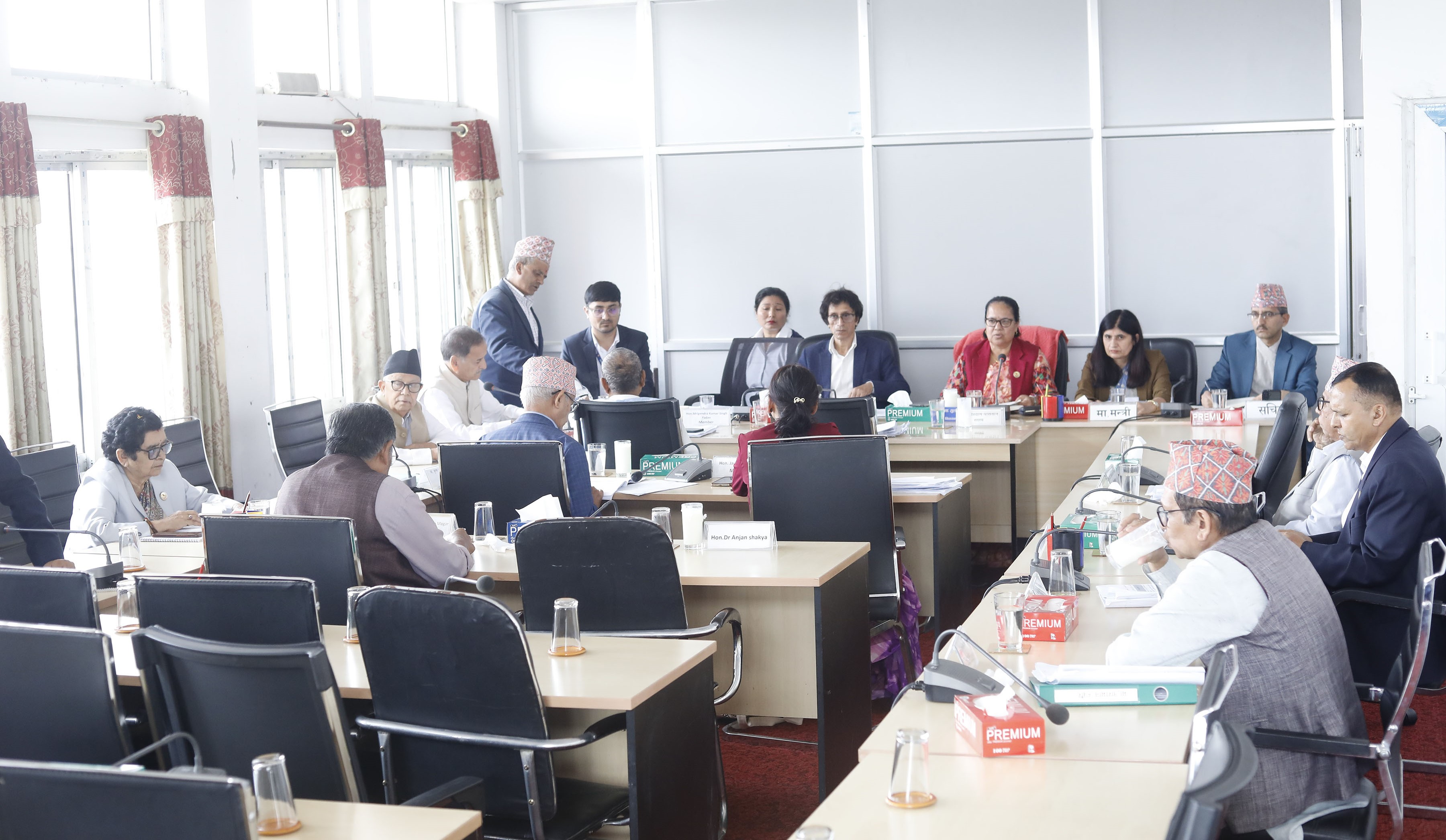 विधायन व्यवस्थापन समितिमा अनिवार्य अवकाशसम्बन्धी व्यवस्थामा सहमति