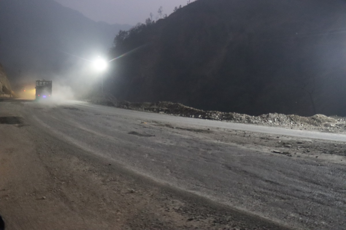 तुइन खोलाको पहिरोमा ‘फ्लड लाइट’ जडान