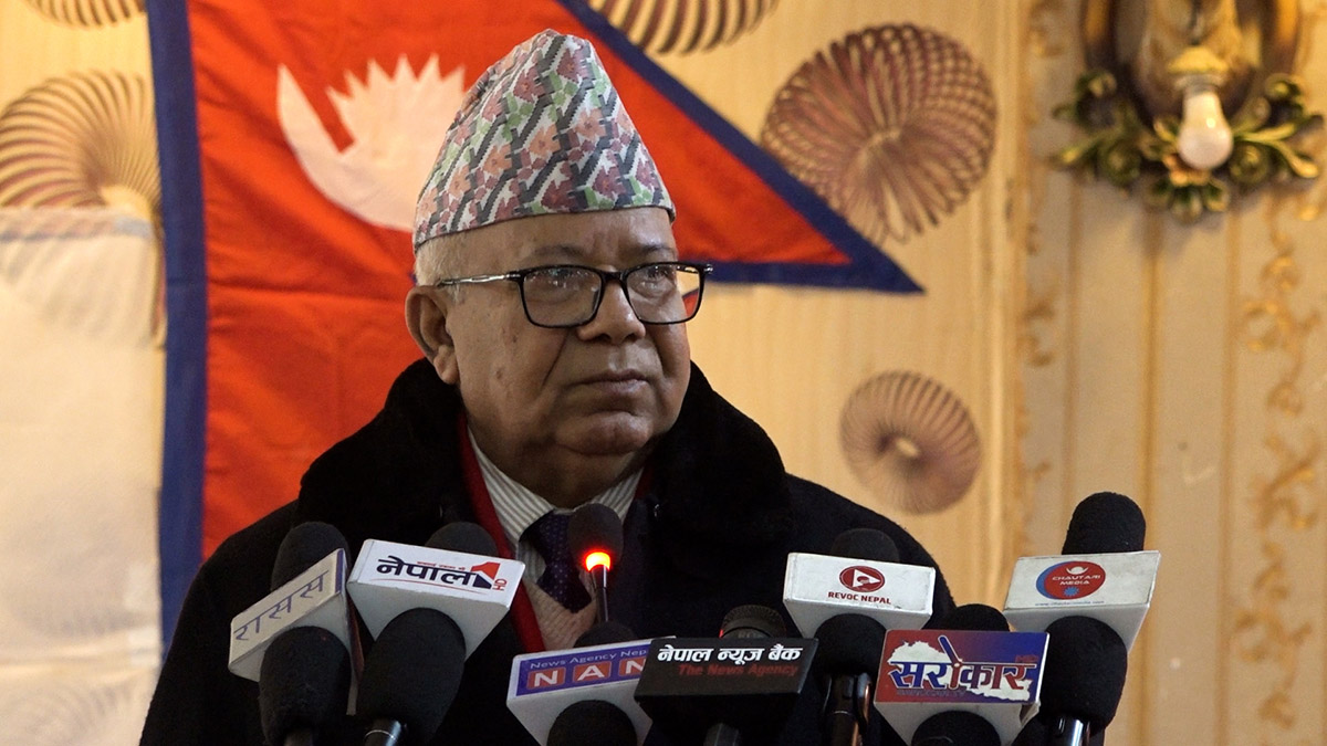 एमालेले कम्युनिस्ट चरित्र गुमाइसकेकाे छ : अध्यक्ष नेपाल