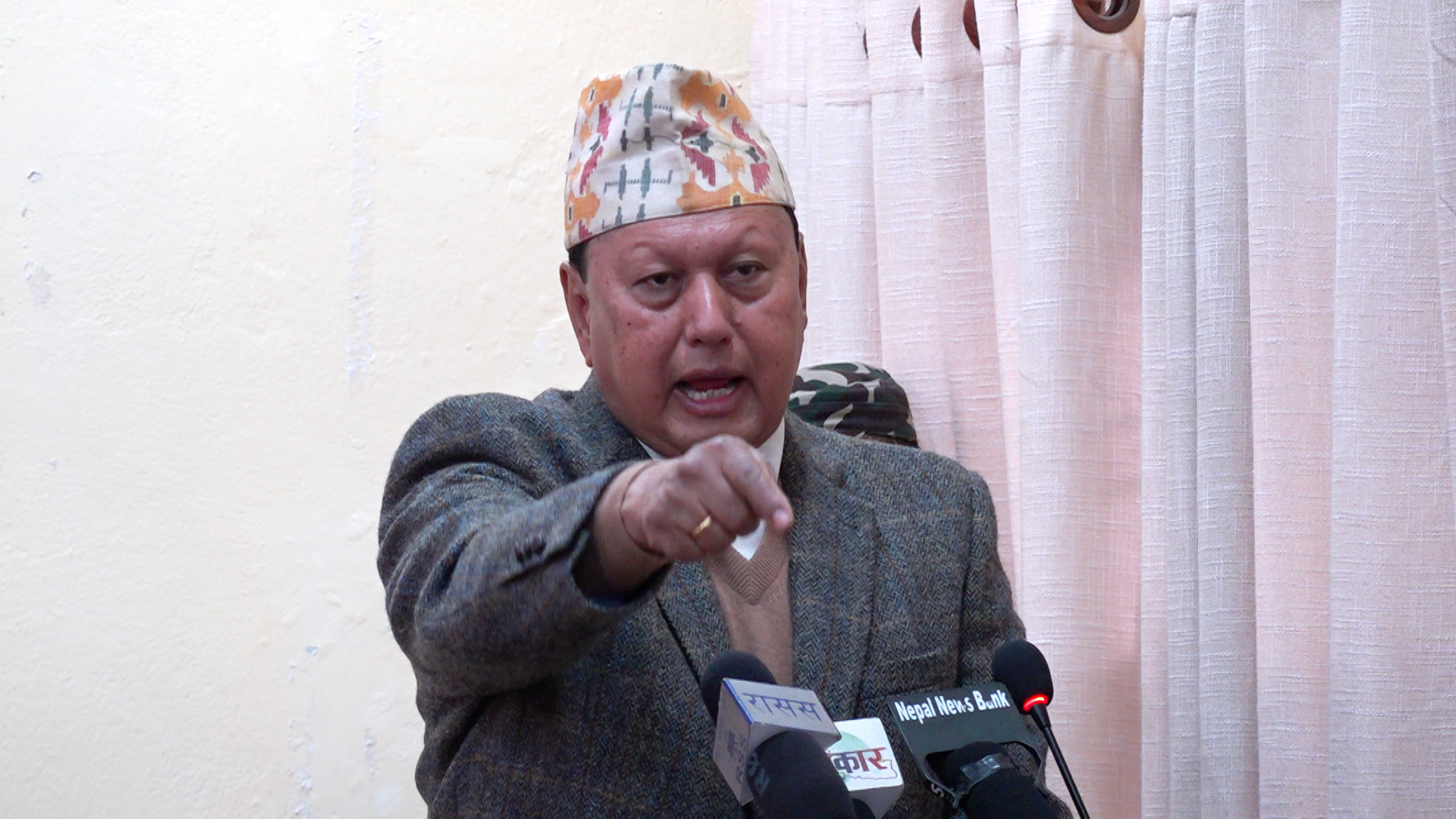 स्वास्थ्य क्षेत्रको सुधार गर्न खोज्दा केही स्थानमा कर्मचारीबाटै अवरोध सिर्जना : मन्त्री बस्नेत