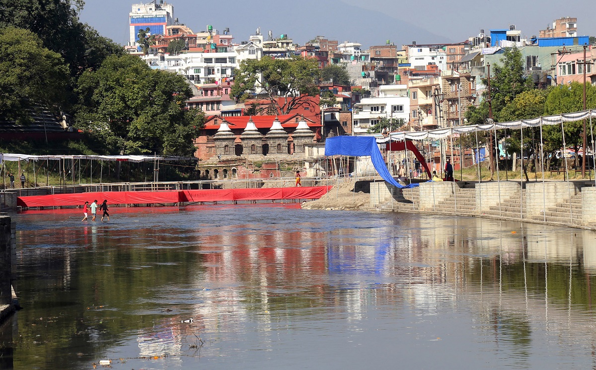 काठमाडौँ उपत्यकामा छठको रौनक