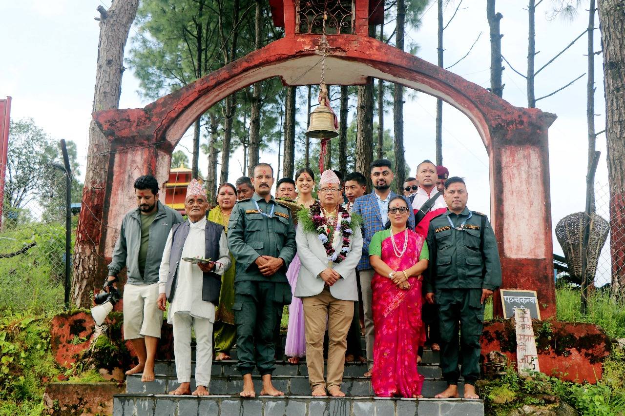 नेपालकै पहिलो नवग्रह मन्दिर दर्शनका लागि जन्मथलो पुगे कांग्रेस उपसभापति गुरुङ 