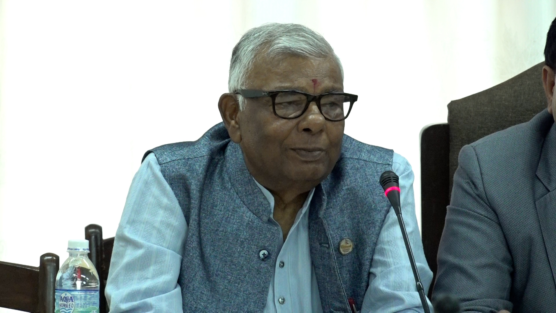 गैर कानुनी रुपमा विदेश जानेहरुका कारण बढी समस्या : मन्त्री साह