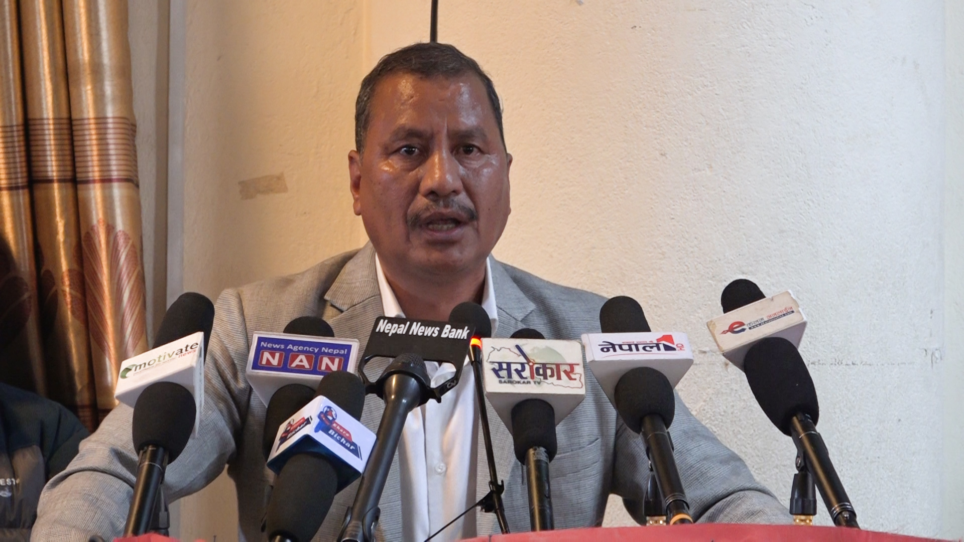 विप्लवसहित केही उच्च नेताविरुद्ध पक्राउ पुर्जी जारी