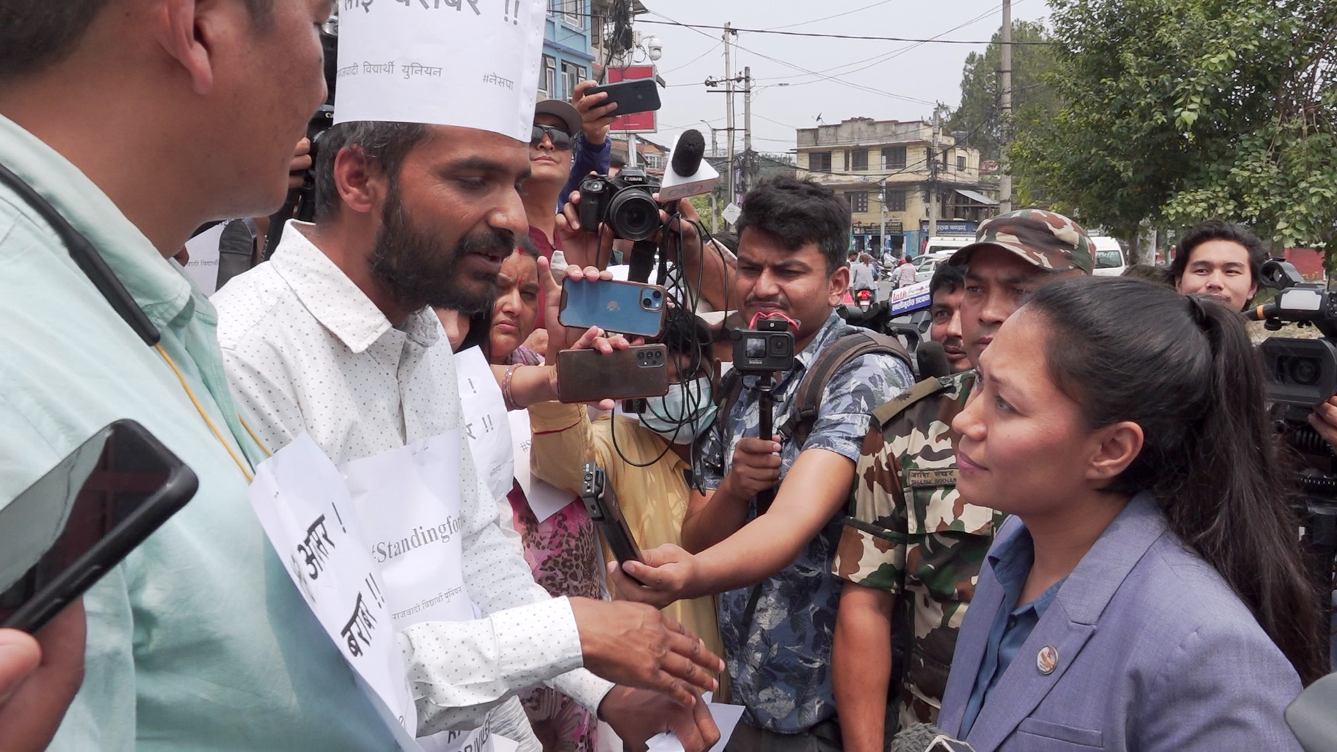 आन्दोलनरत चापागाईं र मन्त्रीबीच सवाल जवाफ, प्रतिवद्धता आउनुपर्ने माग
