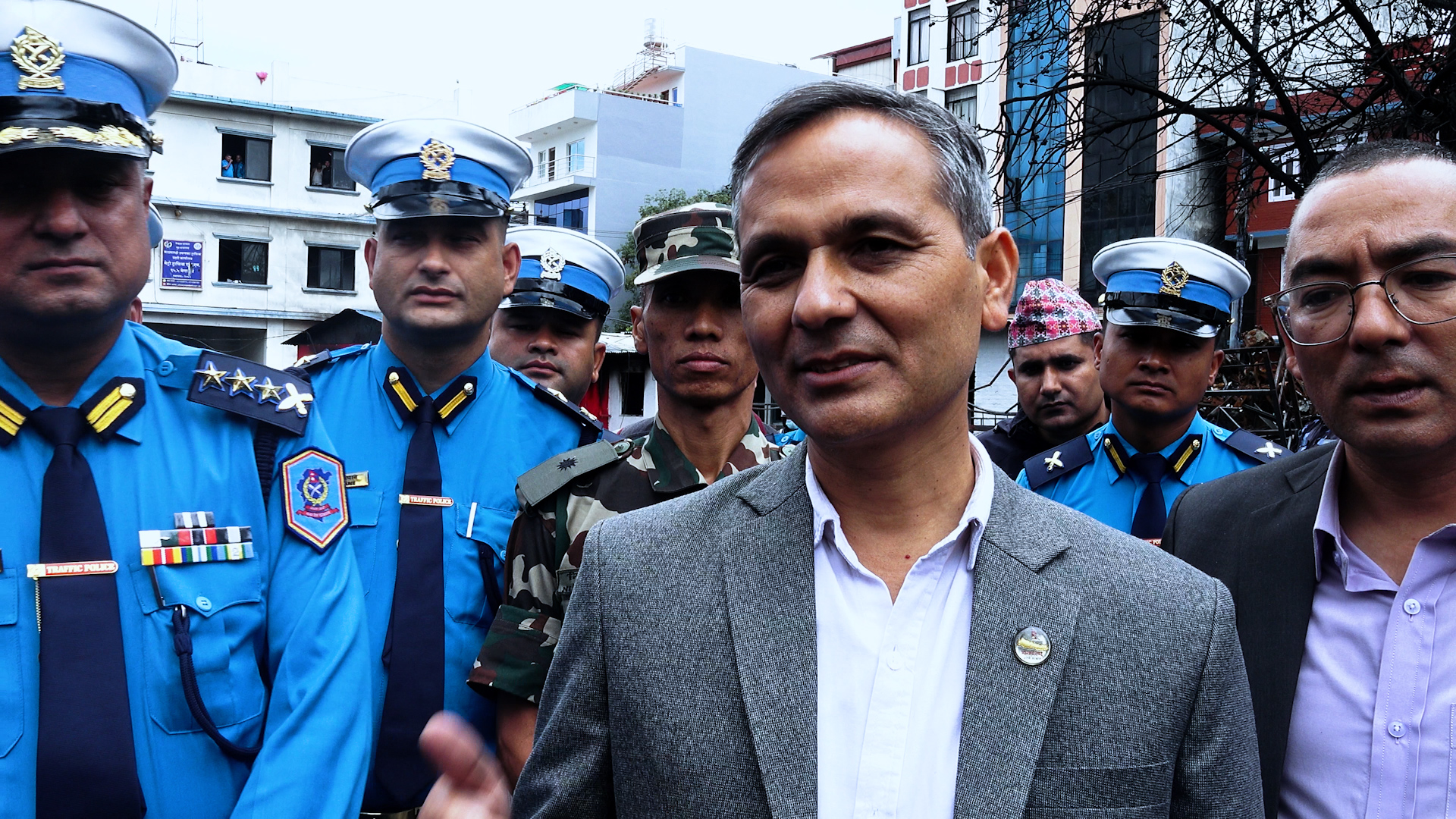 गृहमन्त्री अर्यालद्वारा उपत्यका ट्राफिक प्रहरी कार्यालयको अनुगमन