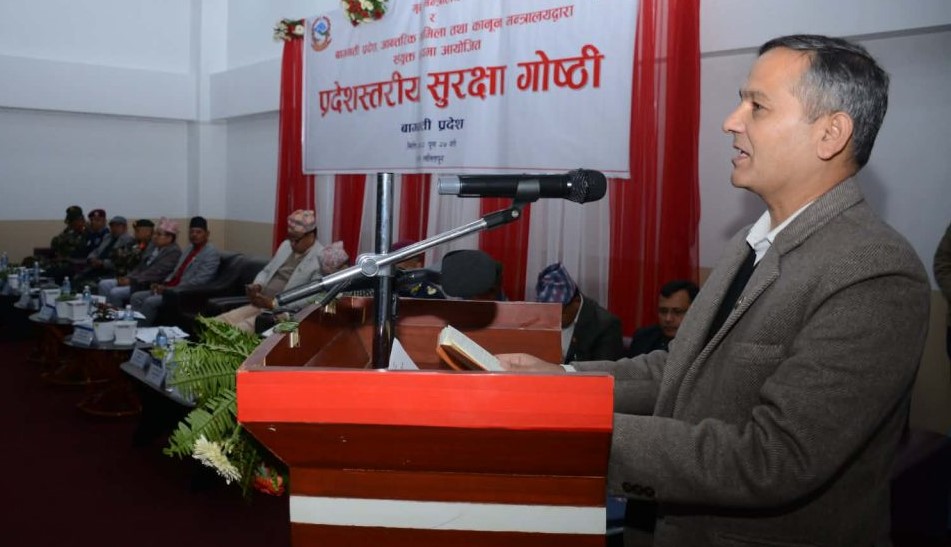 वर्तमान सरकारमा बस्नेलाई कुनै दलप्रति ढल्कने छुट छैनः गृहमन्त्री