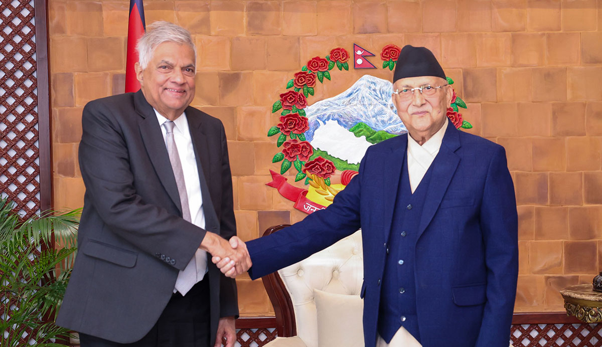 प्रधानमन्त्री ओली र श्रीलंकाका पूर्वराष्ट्रपति विक्रमासिंघेबीच भेट 