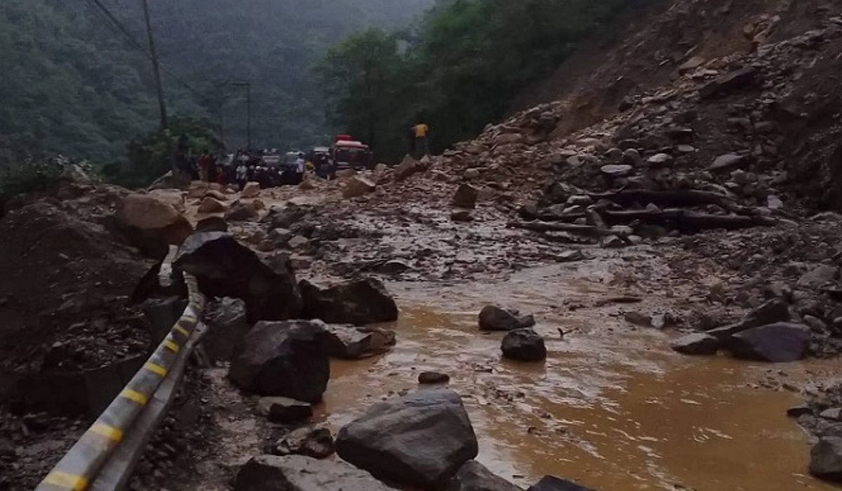 भारतको उत्तराखण्डमा पहिरोमा पुरिएर चितवनका तीन जनाको मृत्यु