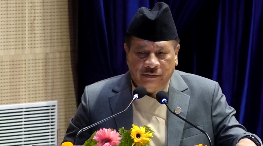 `निजामती कर्मचारीले सेवाग्राहीलाई केन्द्रमा राखेर सरल र परिणाममुखी सेवा दिनुपर्छ’