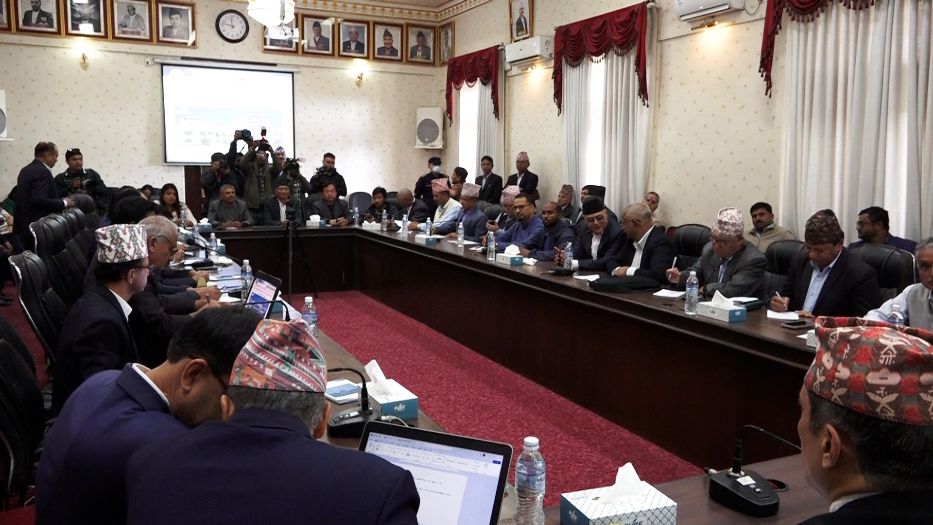 सरकारले निर्वाचनको वातावरण नबनाएकोमा दलहरू चिन्तित