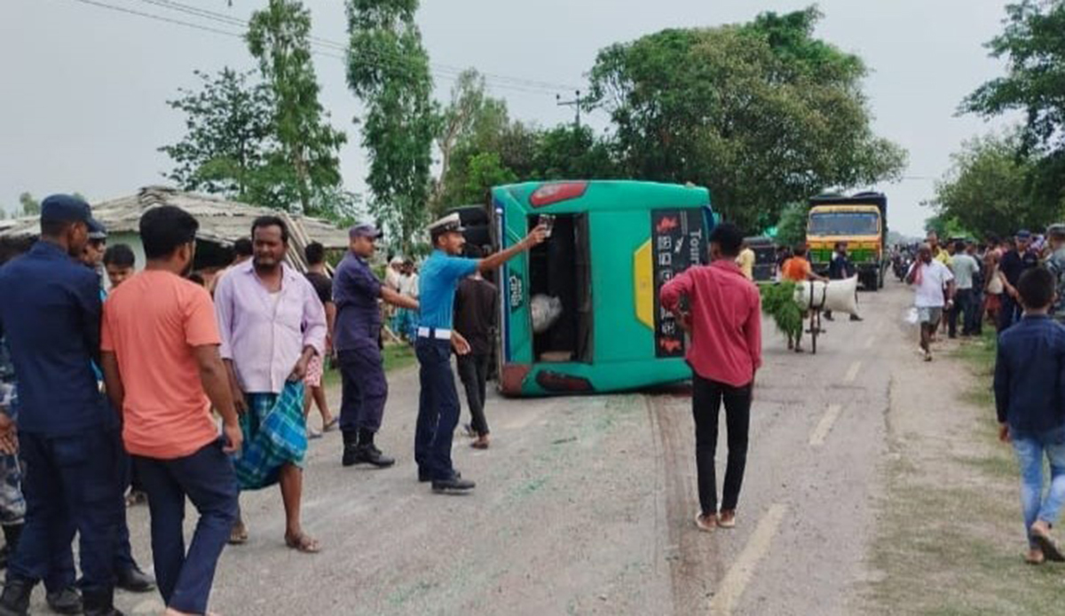 रौतहटमा बस दुर्घटना १ जनाको मृत्यु, ८ जना घाइते