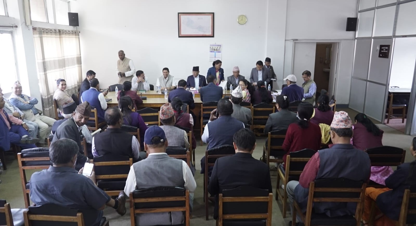 माओवादी संसदीय दलको बैठक सिंहदरबारमा जारी