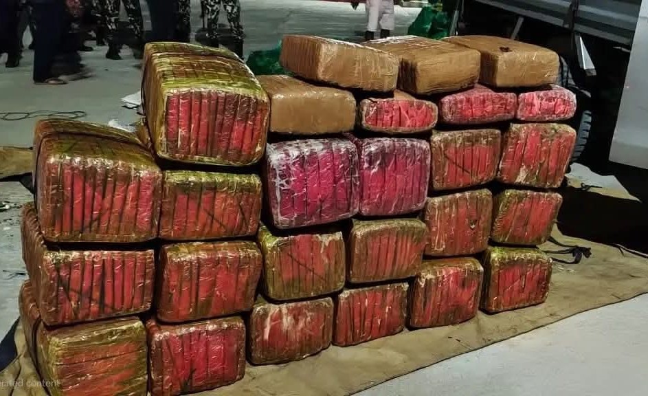 रौतहटबाट लागूऔषध गाँजा सहित ३ सय ३४ केजी बरामद