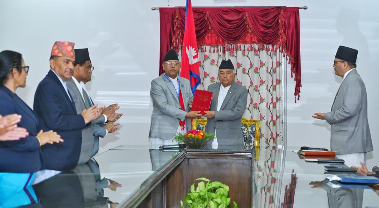 मुस्लिम आयोगले राष्ट्रपतिसमक्ष बुझायो वार्षिक प्रतिवेदन