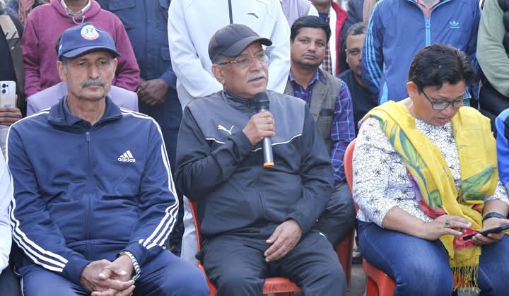 पूर्व राजालाई पार्टी खोल्न दाहालको सुझाव 