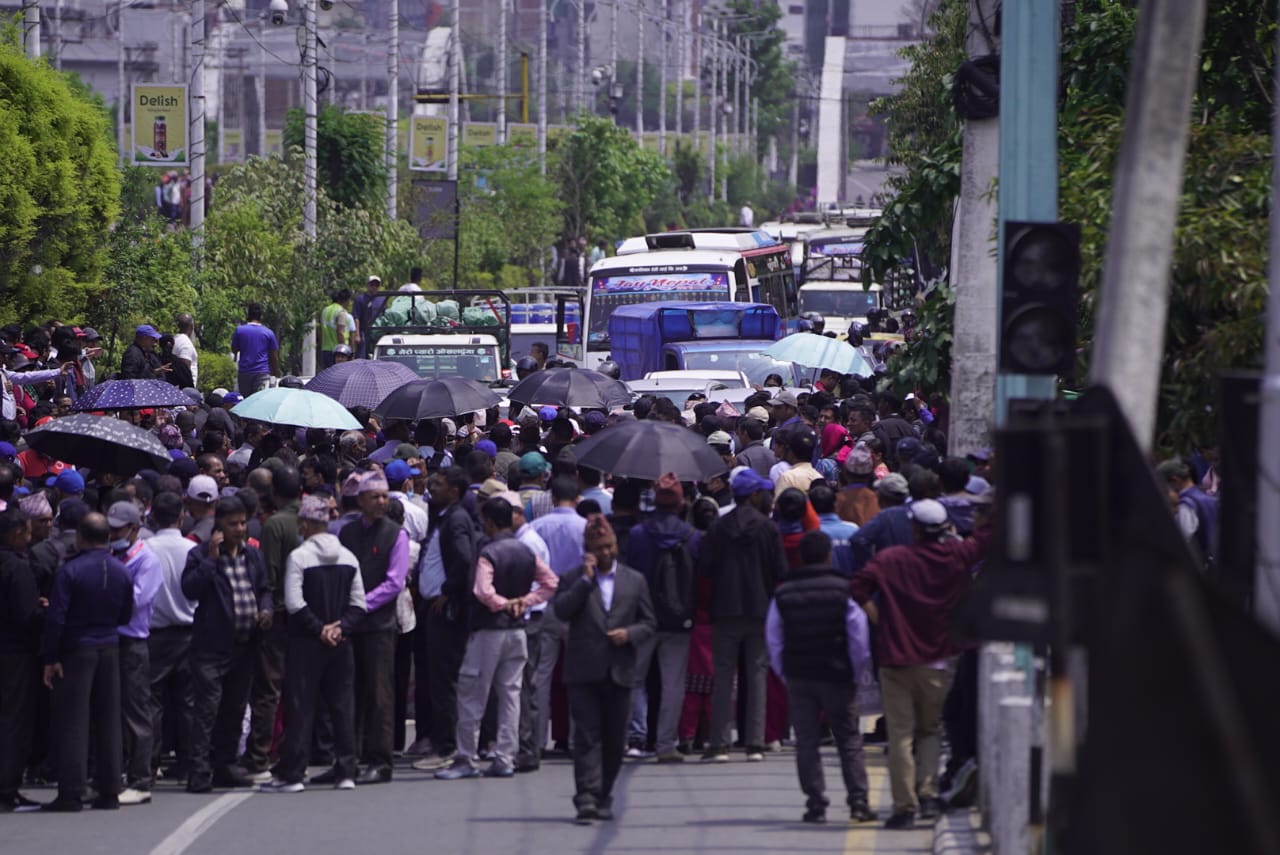 शिक्षकहरुको आन्दोलनले काठमाडौं सडक अस्तव्यस्त