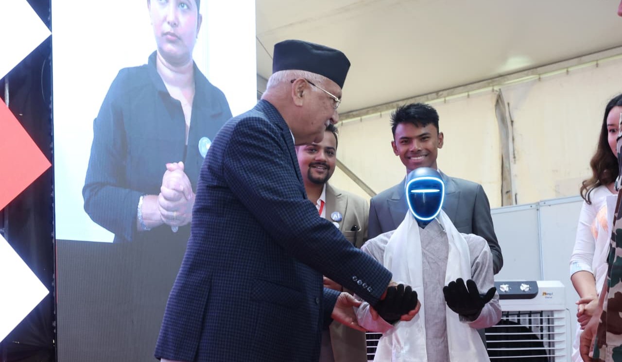 नाडा अटो शो उद्घाटन गर्दै ओलीले भने– नेपालमा लगानी र काम गर्न कुनै बाधा छैन 