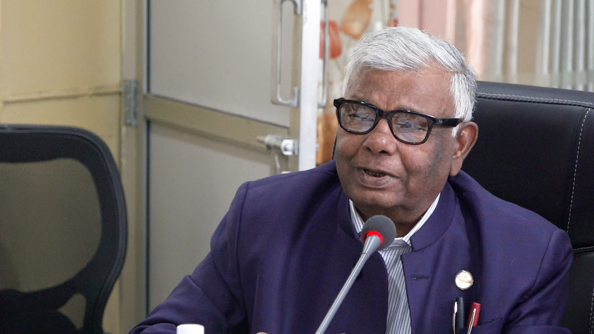 नेपालले सबैलाई सामाजिक सुरक्षा भत्ता दिन सक्दैन : मन्त्री शाह