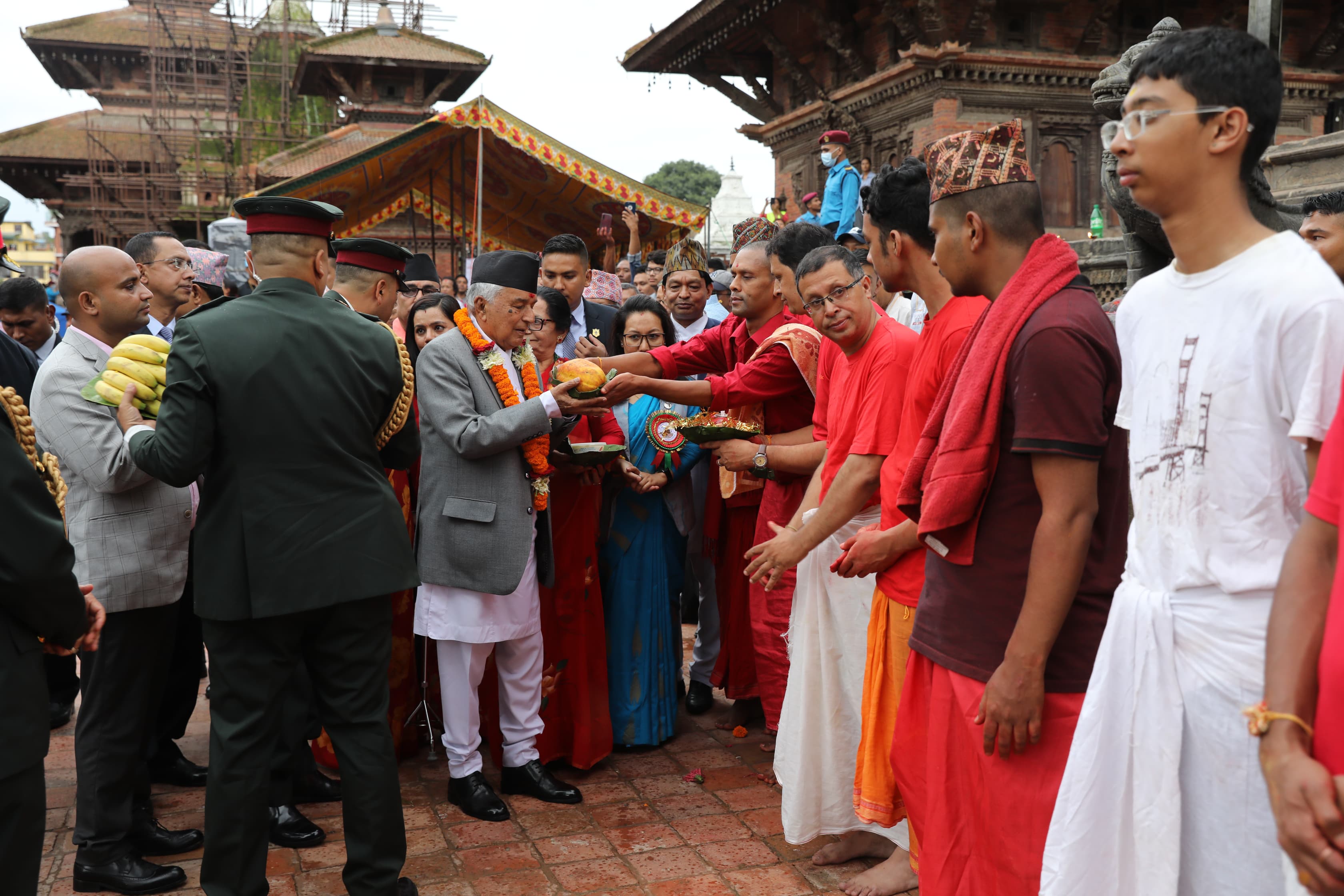 राष्ट्रपति पौडेलले गरे पाटनको कृष्ण मन्दिरमा पूजाअर्चना