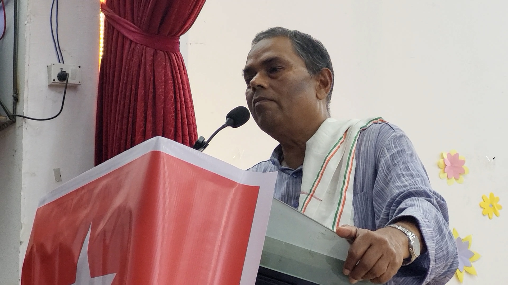 आफ्नौ हकका लागि रोएर बस्ने होइन लडेर लिनुपर्छ : उपेन्द्र यादव