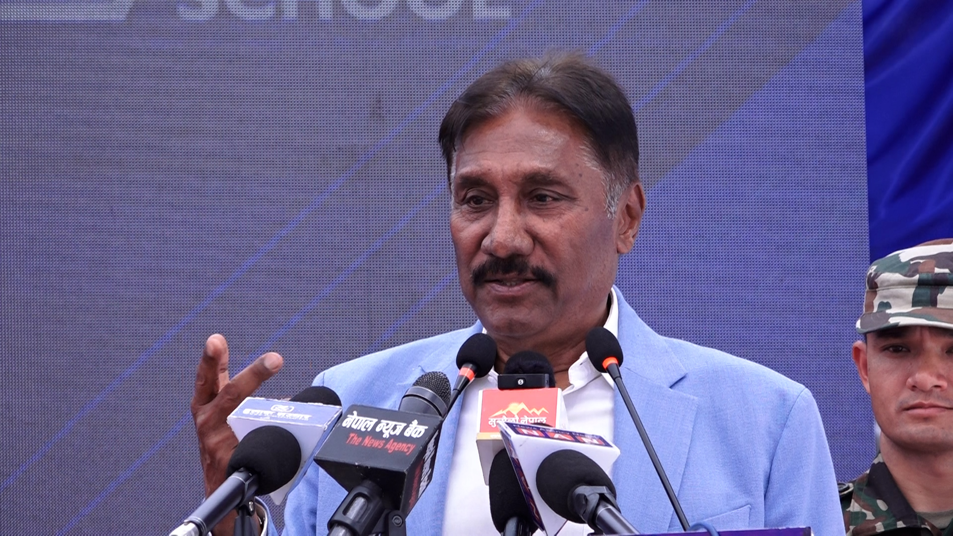 वैदेशिक रोजगारीबाट फर्किएकाहरु पुनः जानु पर्दैन : मन्त्री भण्डारी