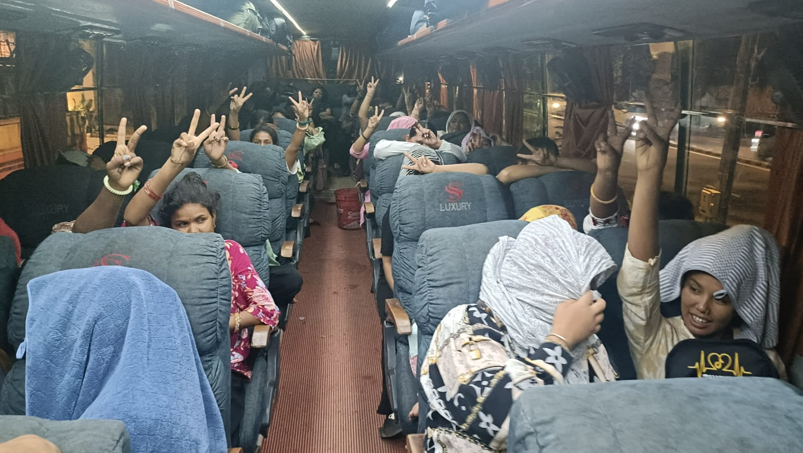 दिल्लीबाट उद्धार गरिएका ४० जना नेपाली महिलालाई नेपाल ल्याइयो