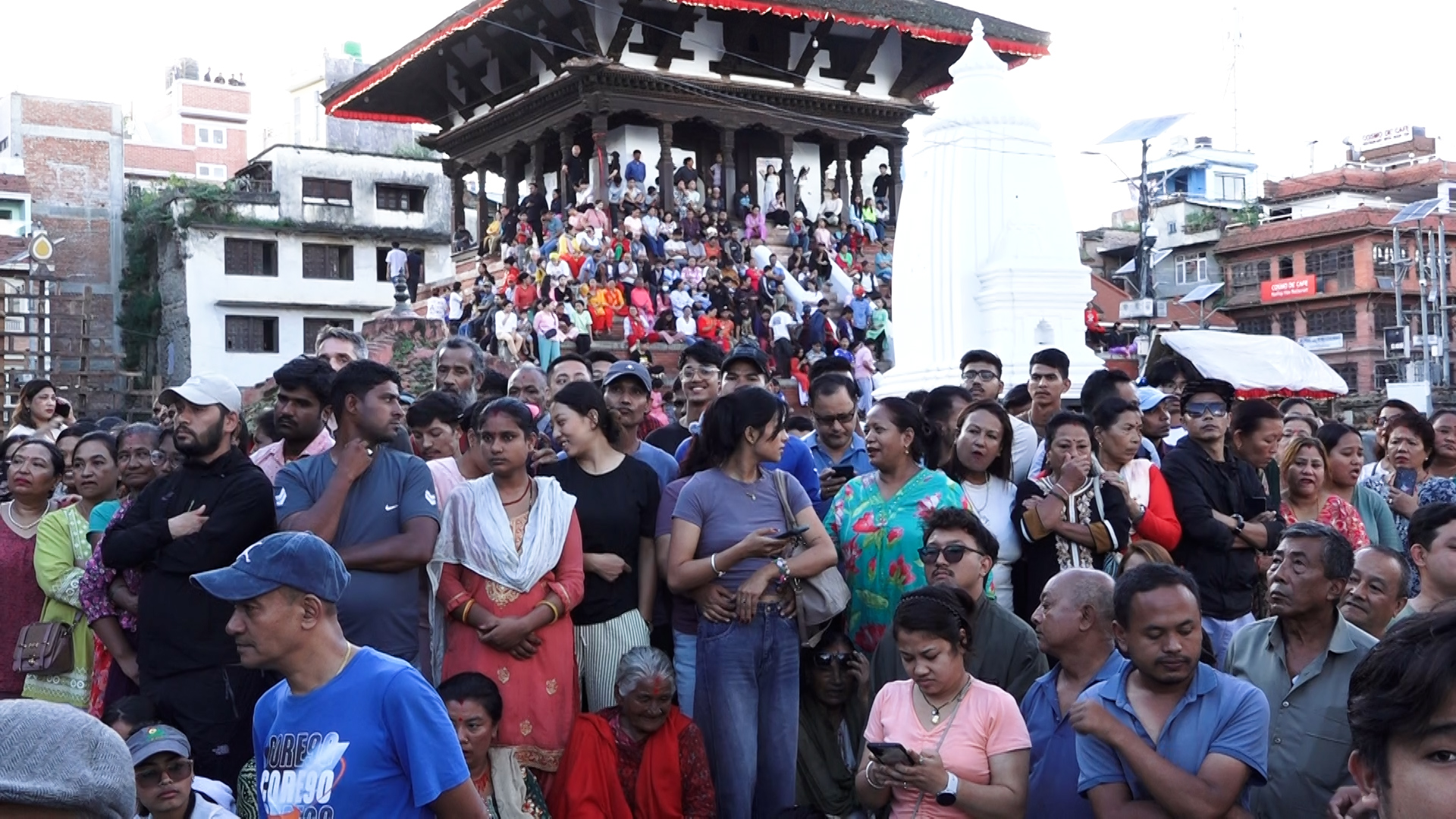 इन्द्रध्वजको लिंगो ढालेसँगै इन्द्रजात्राको समापन [तस्बिरहरू]