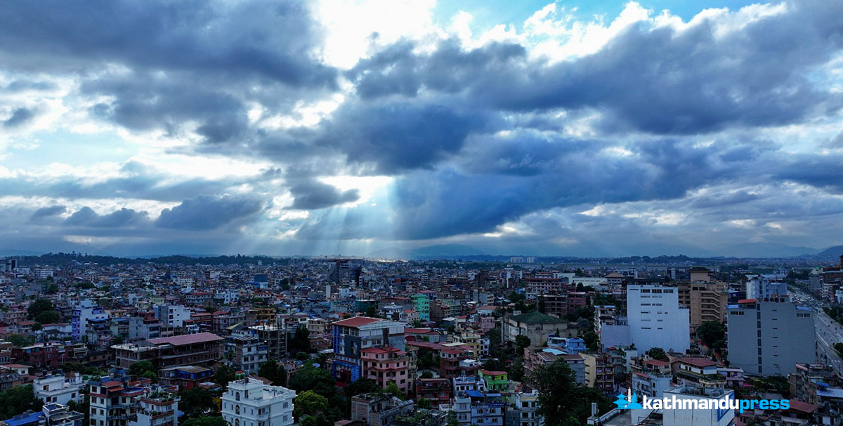 पानी पर्नैलाग्दा यस्तो देखियो काठमाडौं [फाेटाे फिचर]