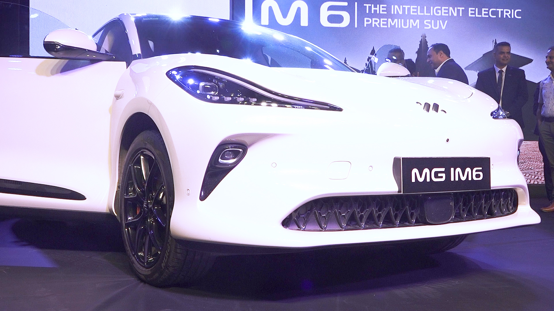 नेपालमा पहिलो पटक एमजी आईएम ६ कार लन्च