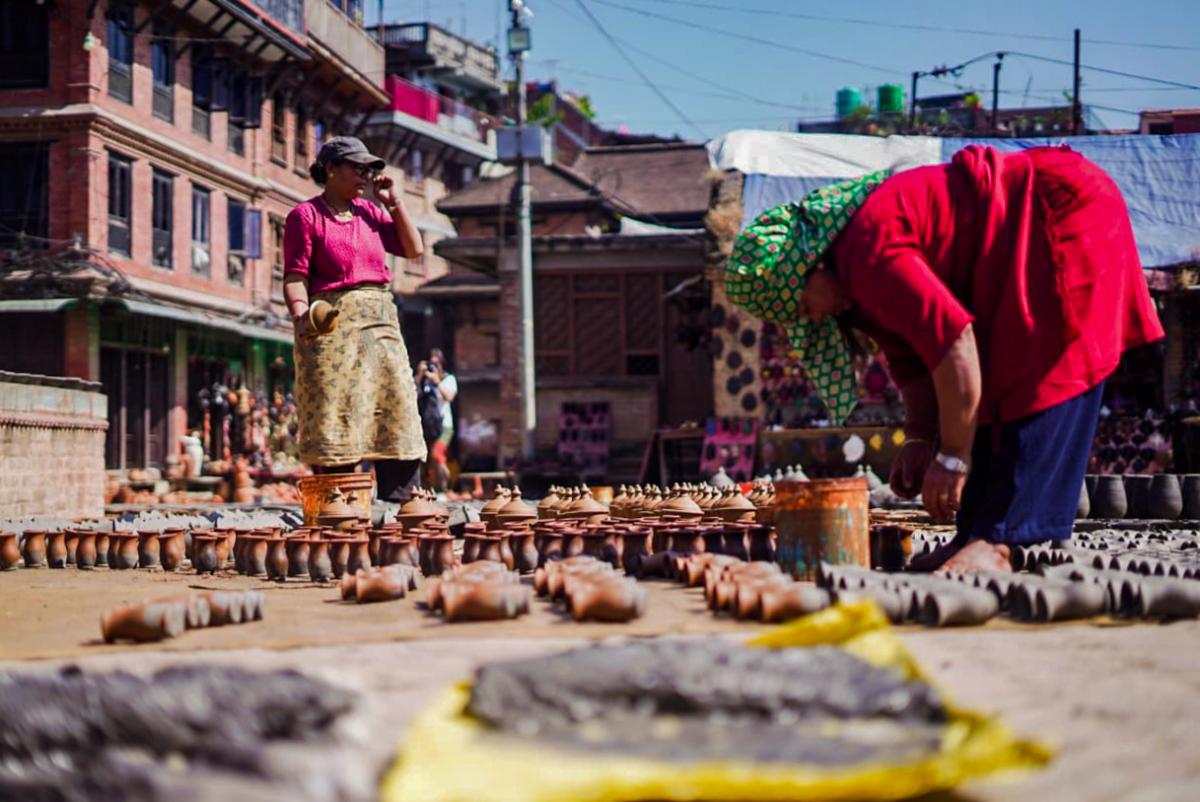 तिहारको चटारो, माटोका भाँडा बनाउन हतारो [फोटो फिचर]