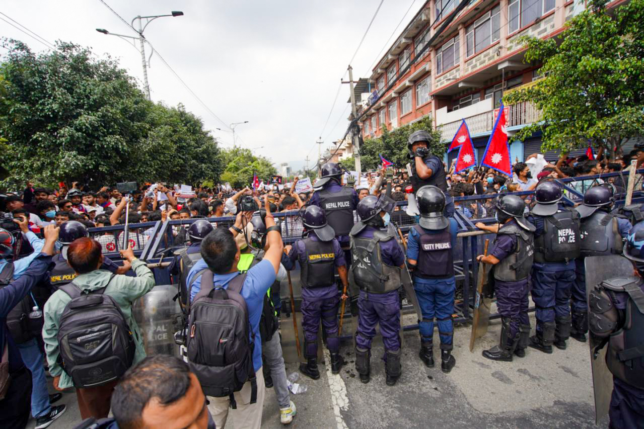 शीतलनिवास, सिंहदरबार, नारायणहिटी आसपासका क्षेत्रमा पनि कर्फ्यू आदेश बढाइयो 