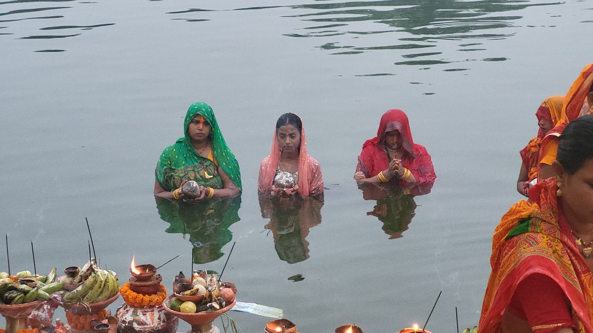 उदाउँदो सूर्यलाई अर्घ्य दिएसँगै छठ पर्व सम्पन्न