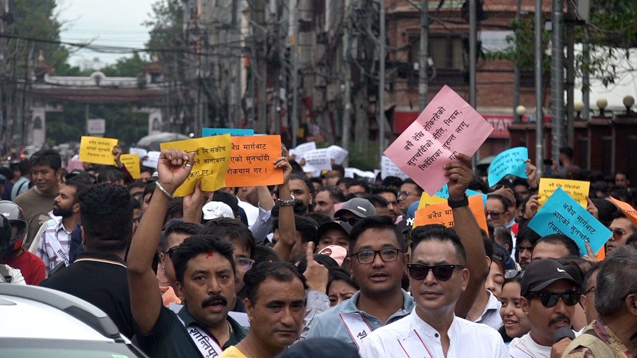कर वृद्धिको विरोधमा सुनचाँदी व्यवसायीहरु आन्दोलनमा