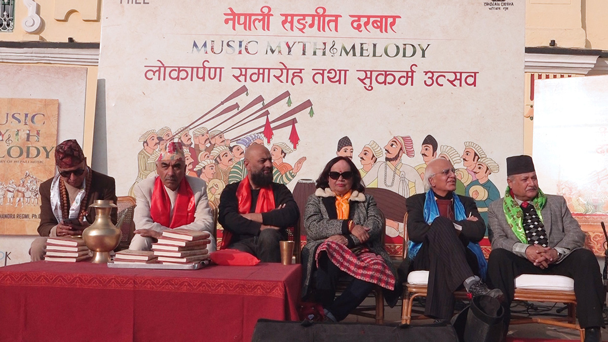 रेग्मीले ल्याए ‘नेपाली संगीत दरबार’