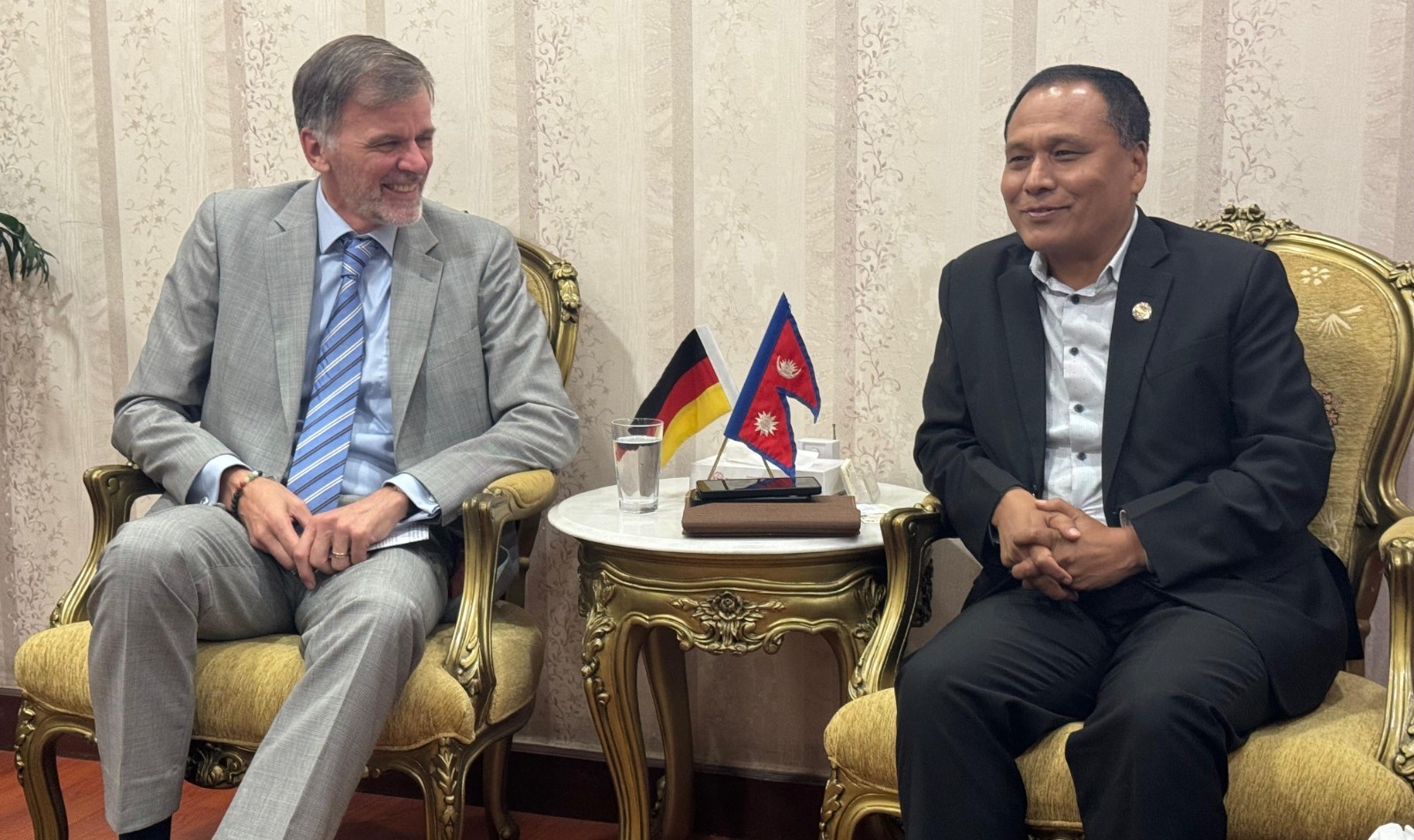 मन्त्री घिसिङ र जर्मनीका राजदूतबीच भेटवार्ता