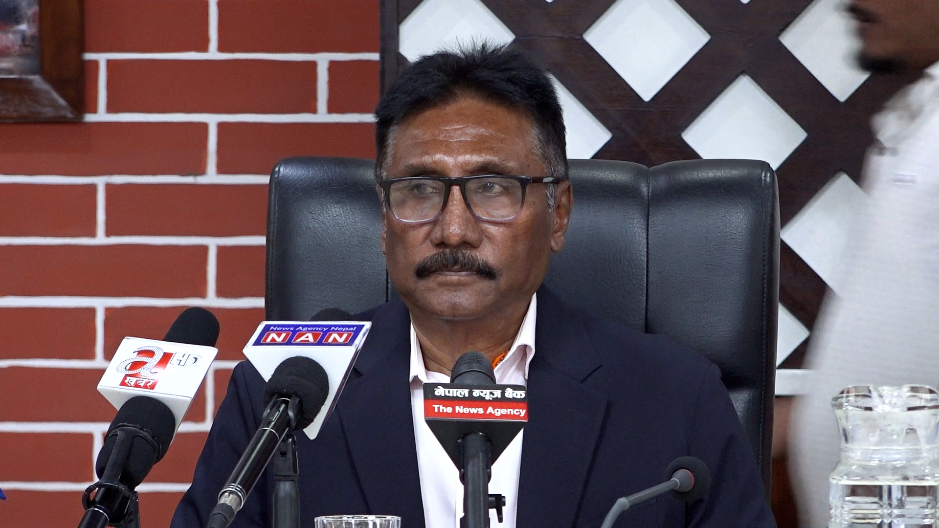 श्रमिक स्वस्थ्य भए प्रतिष्ठान र मुलुक स्वस्थ्य हुन्छ : मन्त्री भण्डारी