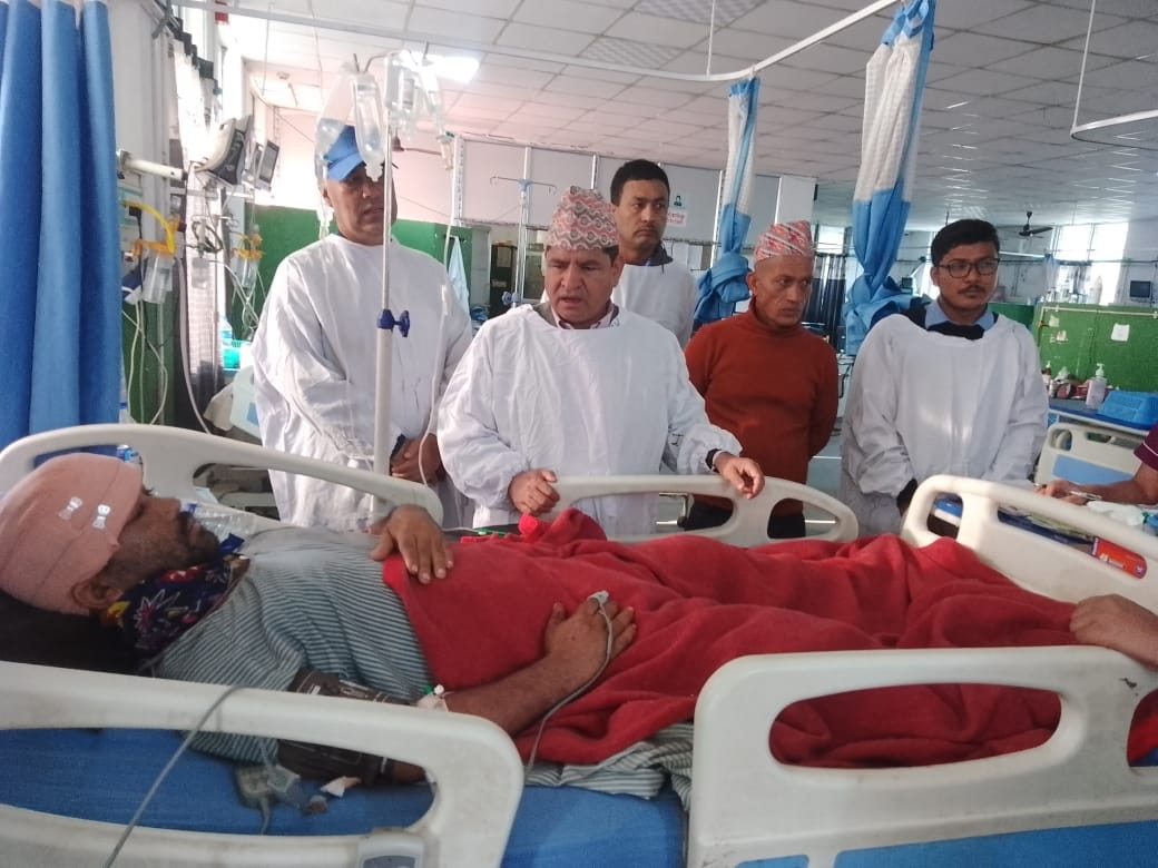 भूकम्पका घाइतेलाई उपयुक्त अस्पतालमा रिफर गर्न मन्त्री ज्वालाको निर्देशन
