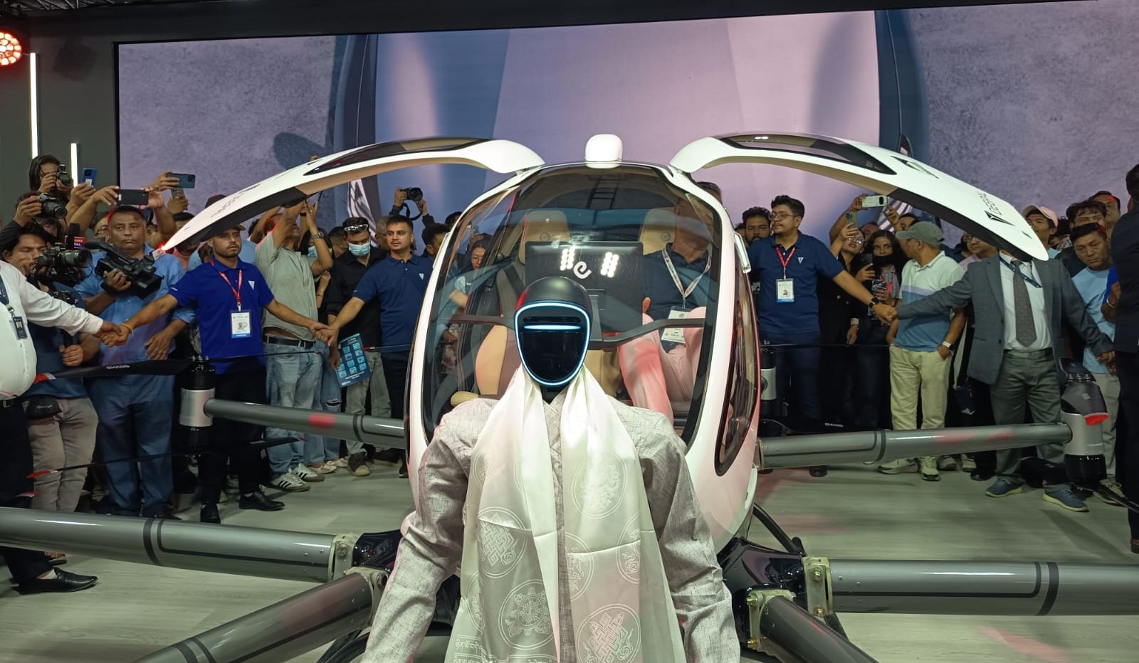 नेपालमै पहिलो पटक फ्लाइङ ट्याक्सीको अनावरण [तस्बिरहरू]