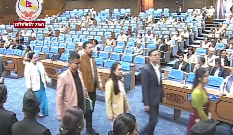 संसद्‌बाट बाहिरिए रास्वपा र राप्रपा