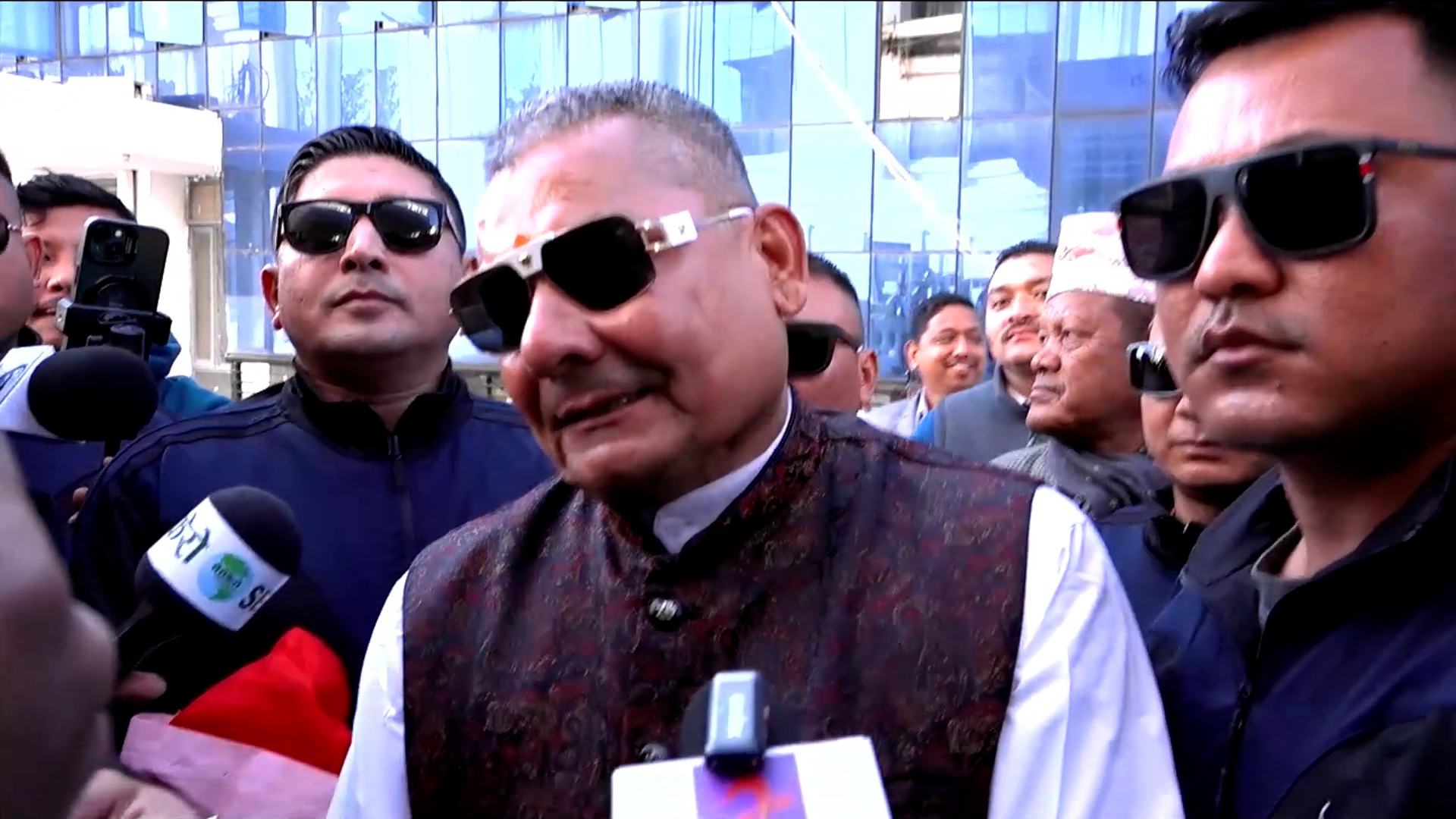 वर्तमान व्यवस्था फालेर राजसंस्था ल्याउन आवश्यक छ : दुर्गा प्रसाईं