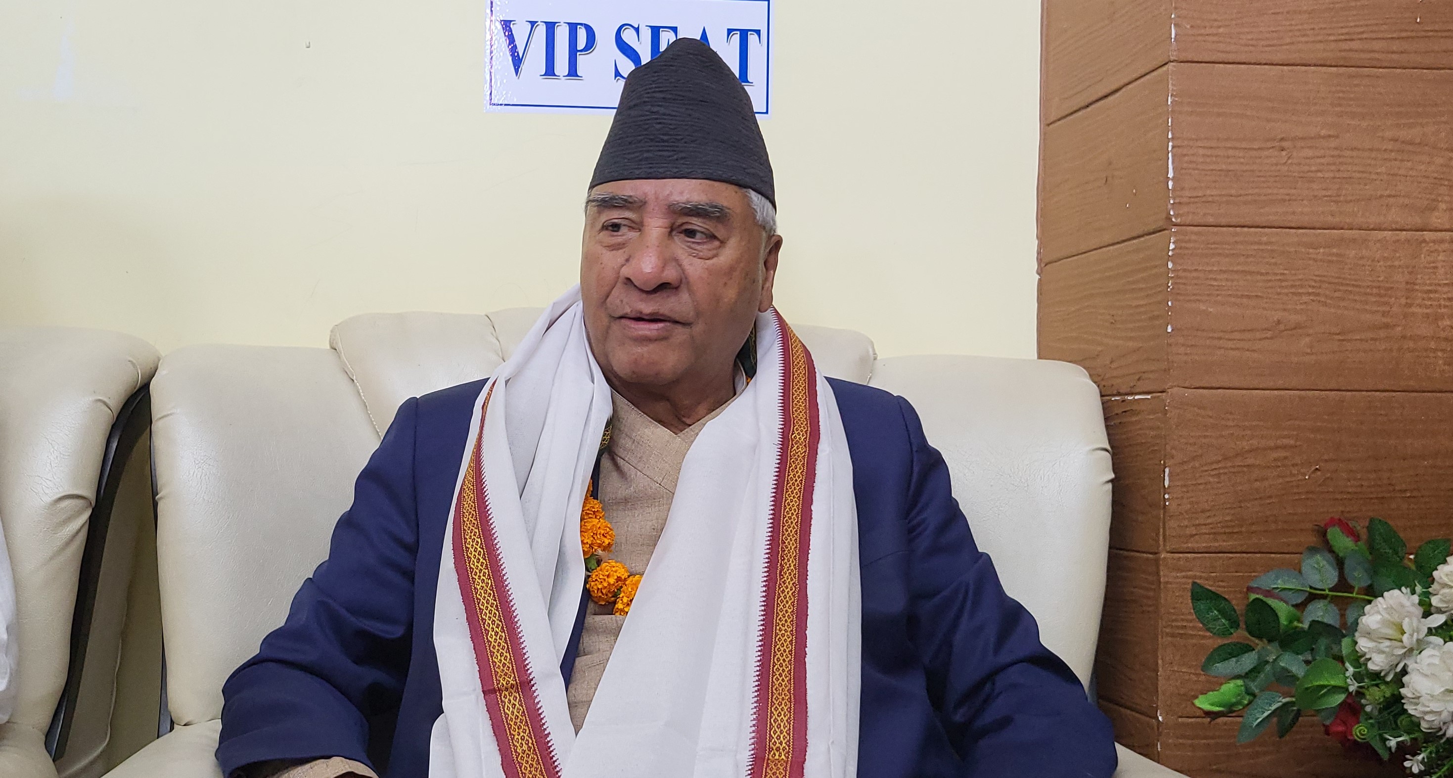 पूर्वराजा समर्थकले गरेको प्रदर्शन अर्थहीन : सभापति देउवा  