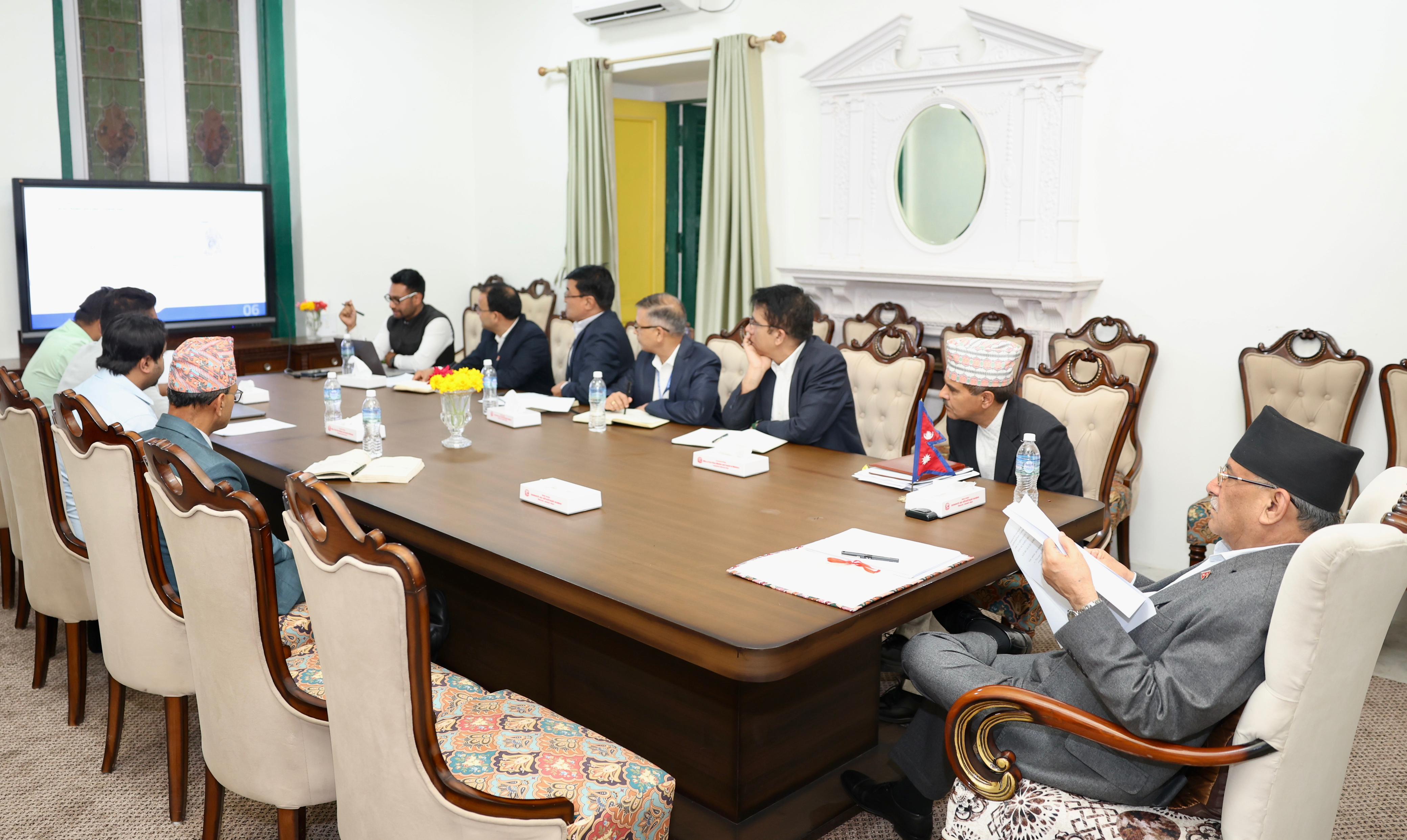 सवारी ‘लाइसेन्स’को समस्या समाधान गर्न विभागलाई प्रधानमन्त्री दाहालको निर्देशन