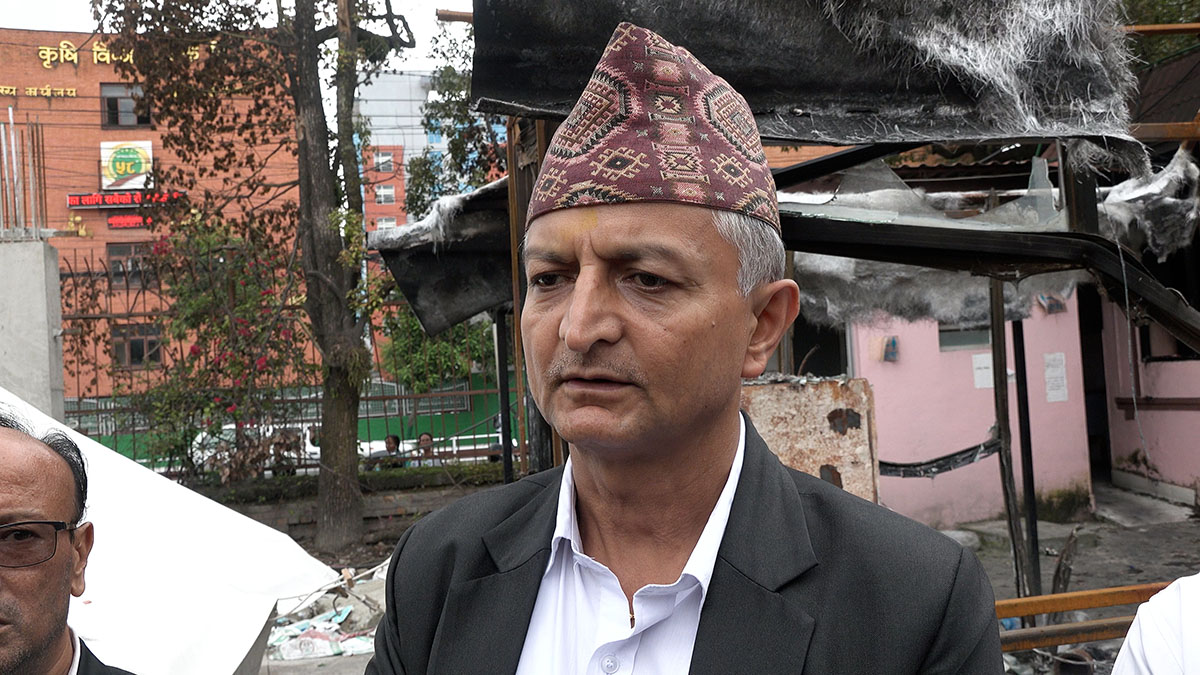 भत्केको र जलेको भवनमा काम गर्न सकिने अवस्था छैन : विजयप्रसाद मिश्र