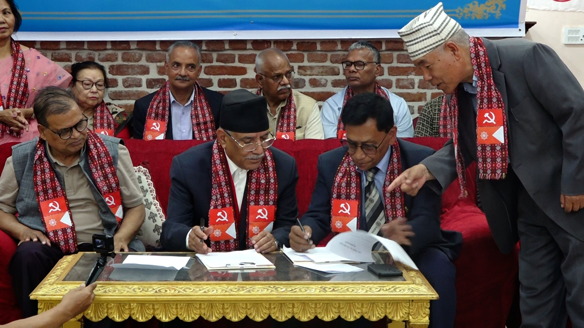 माओवादी केन्द्र र नेपा पार्टीबीच एकता