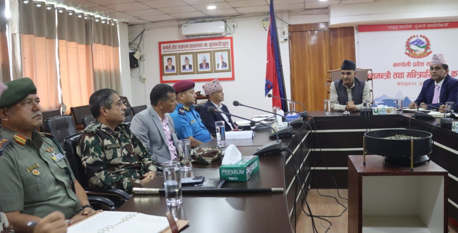 सुरक्षा प्रमुखहरुसँग मुख्यमन्त्री कँडेलले भने– नागरिक त्रसित छन्, आश्वस्त पार्नुहोस्