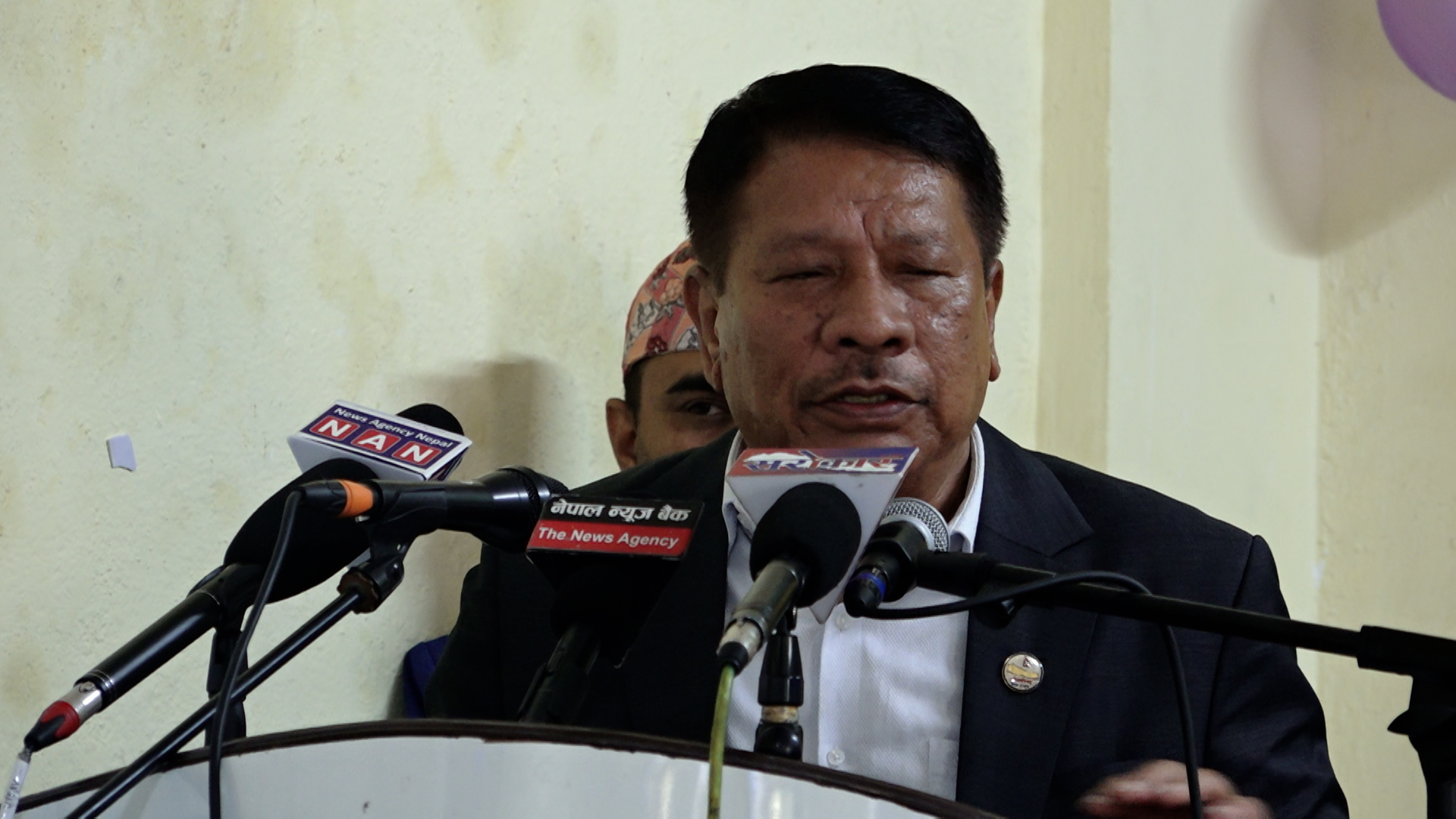 सामूदायिक विद्यालयमा विद्यार्थीको चाप घट्नु चिन्ताजनक : मन्त्री सिंह