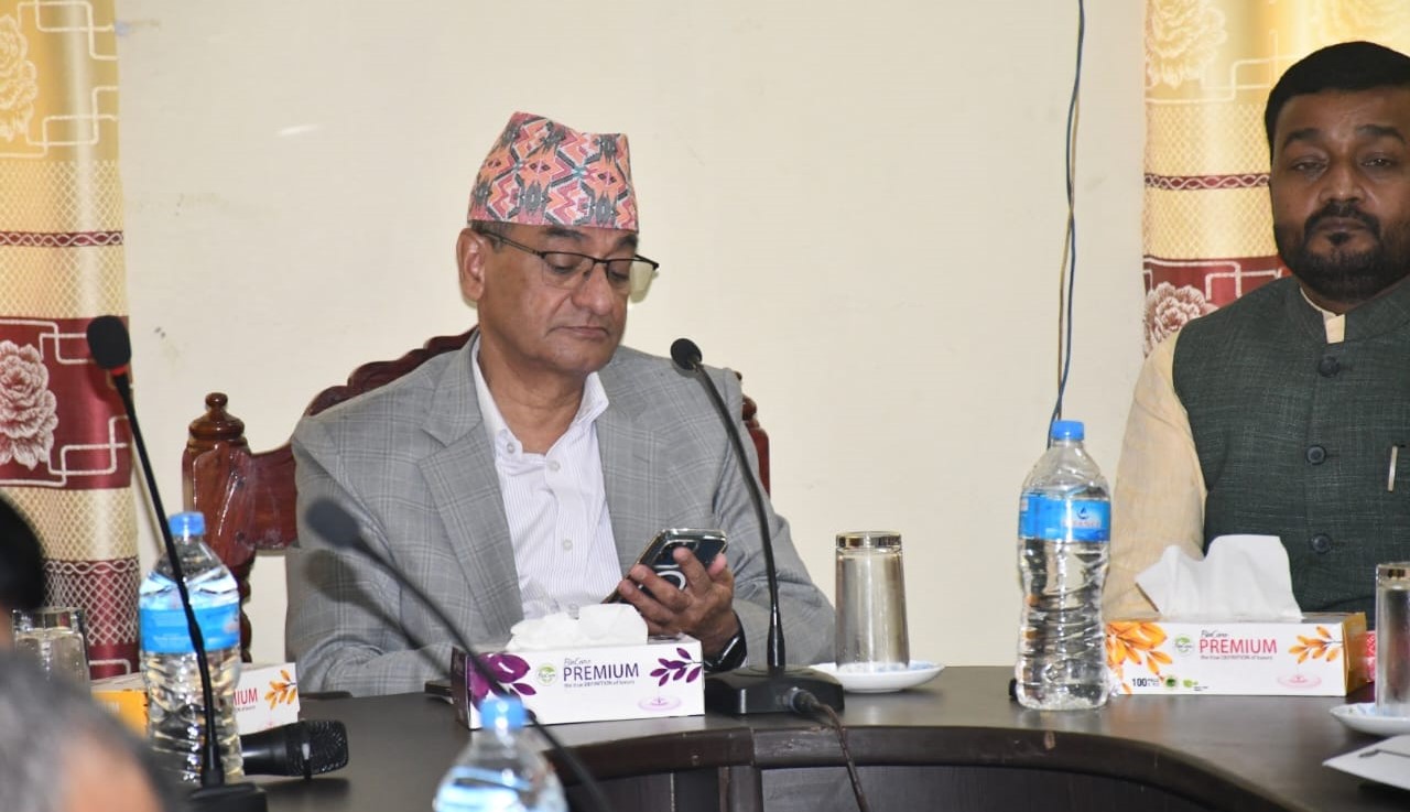 सीमानाकामा हुने अवैध चोरीपैठारी र निकासी रोक्न गृहमन्त्रीको निर्देशन