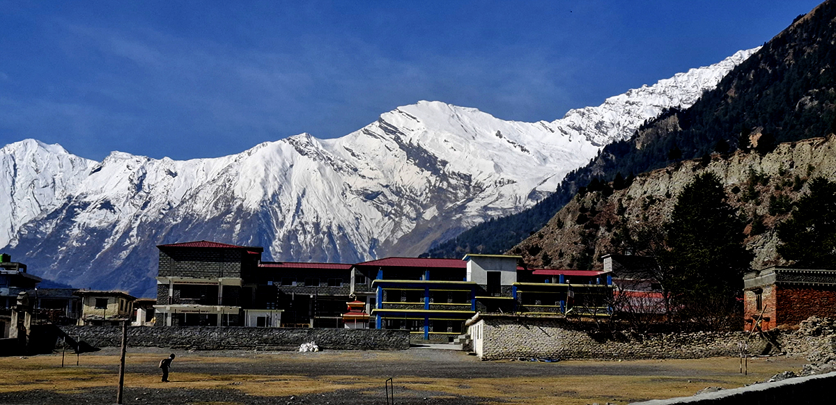 टुकुचेबाट धौलागिरी र नीलगिरीमा नजर [फोटो फिचर]